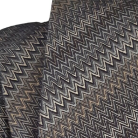 MISSONI 100% Silk Tie In Classic Zig Zag Pattern- Taupe & Grey - Picture 9 of 12